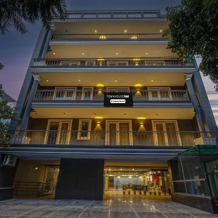 Super Townhouse Oak Udyog Vihar Hotell Gurgaon Exteriör bild