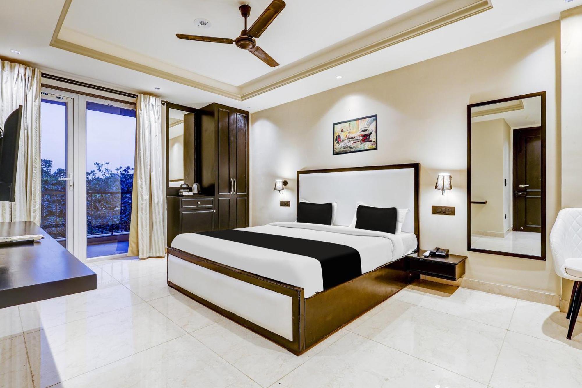 Super Townhouse Oak Udyog Vihar Hotell Gurgaon Exteriör bild